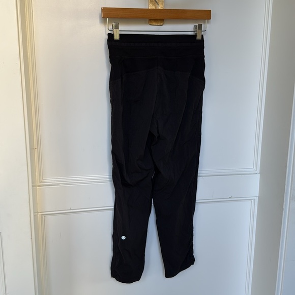 Lululemon Dance Studio Pants Black Color Womens size 2 Inseam 25” - Picture 7 of 13